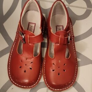 L'Amour Red Dress Shoes with Vintage Design